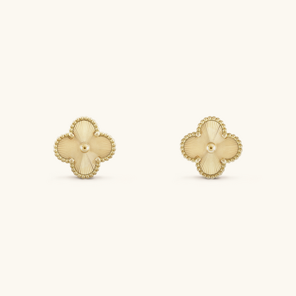 Klee Ohrringe" can be rewritten as "Klee Earrings.
