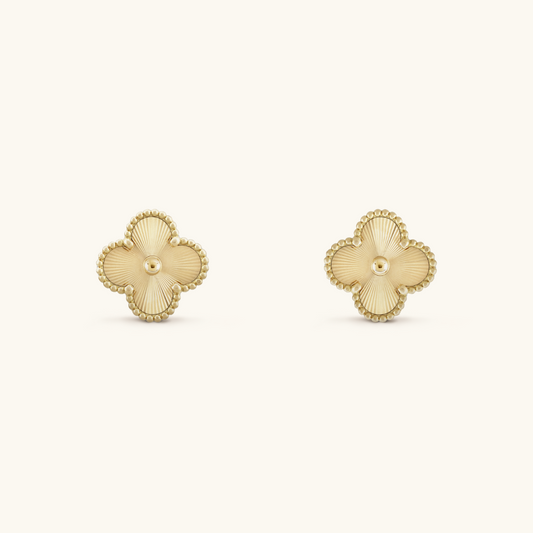 Klee Ohrringe" can be rewritten as "Klee Earrings.