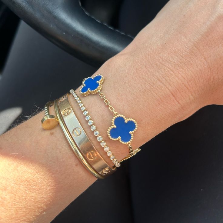 Blaues Klee-Armband