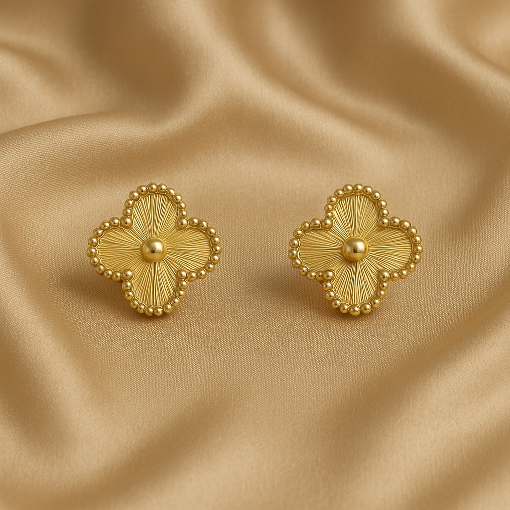 Klee Ohrringe" can be rewritten as "Klee Earrings.