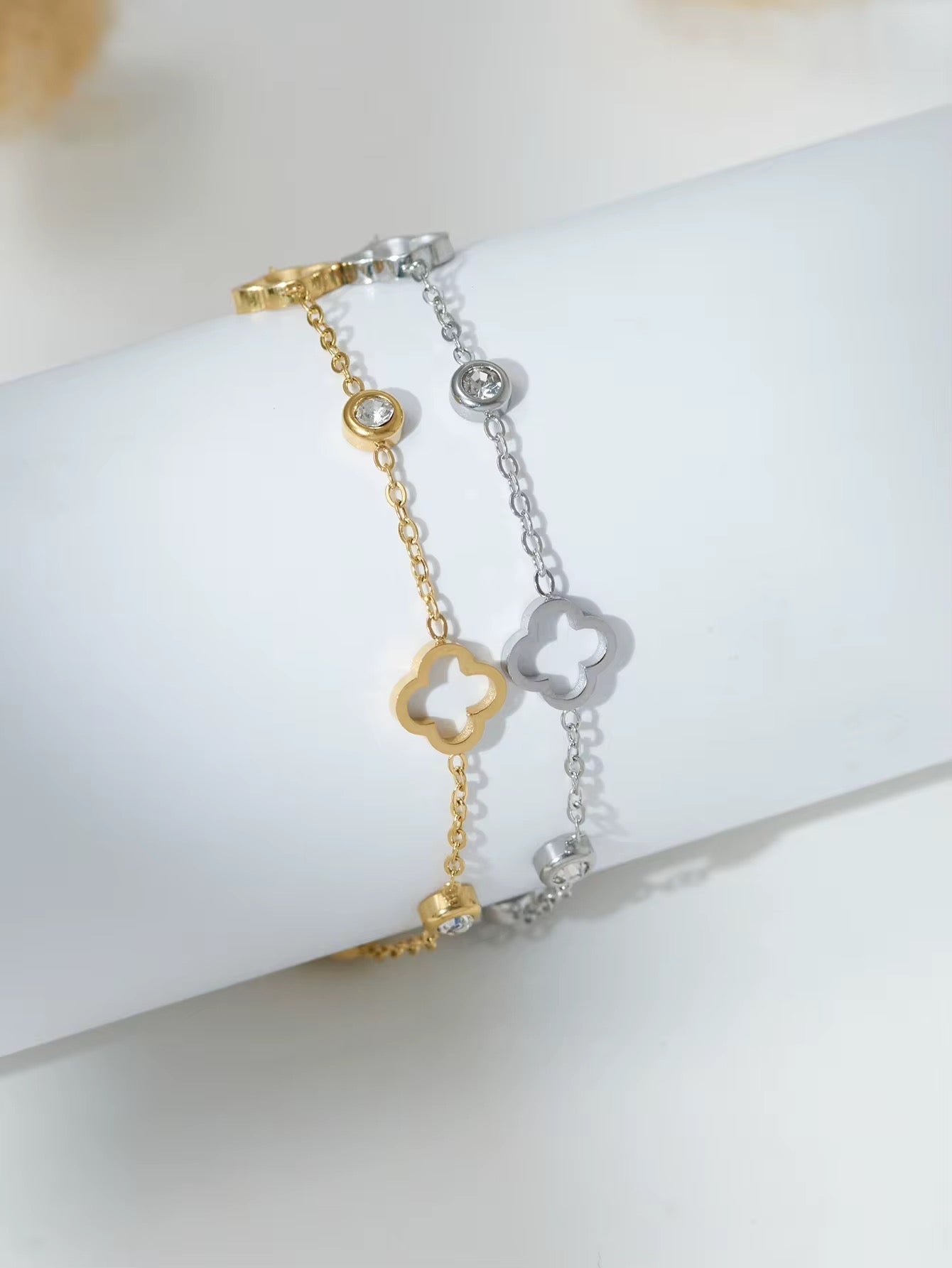 Hollow Out Clover Bracelet