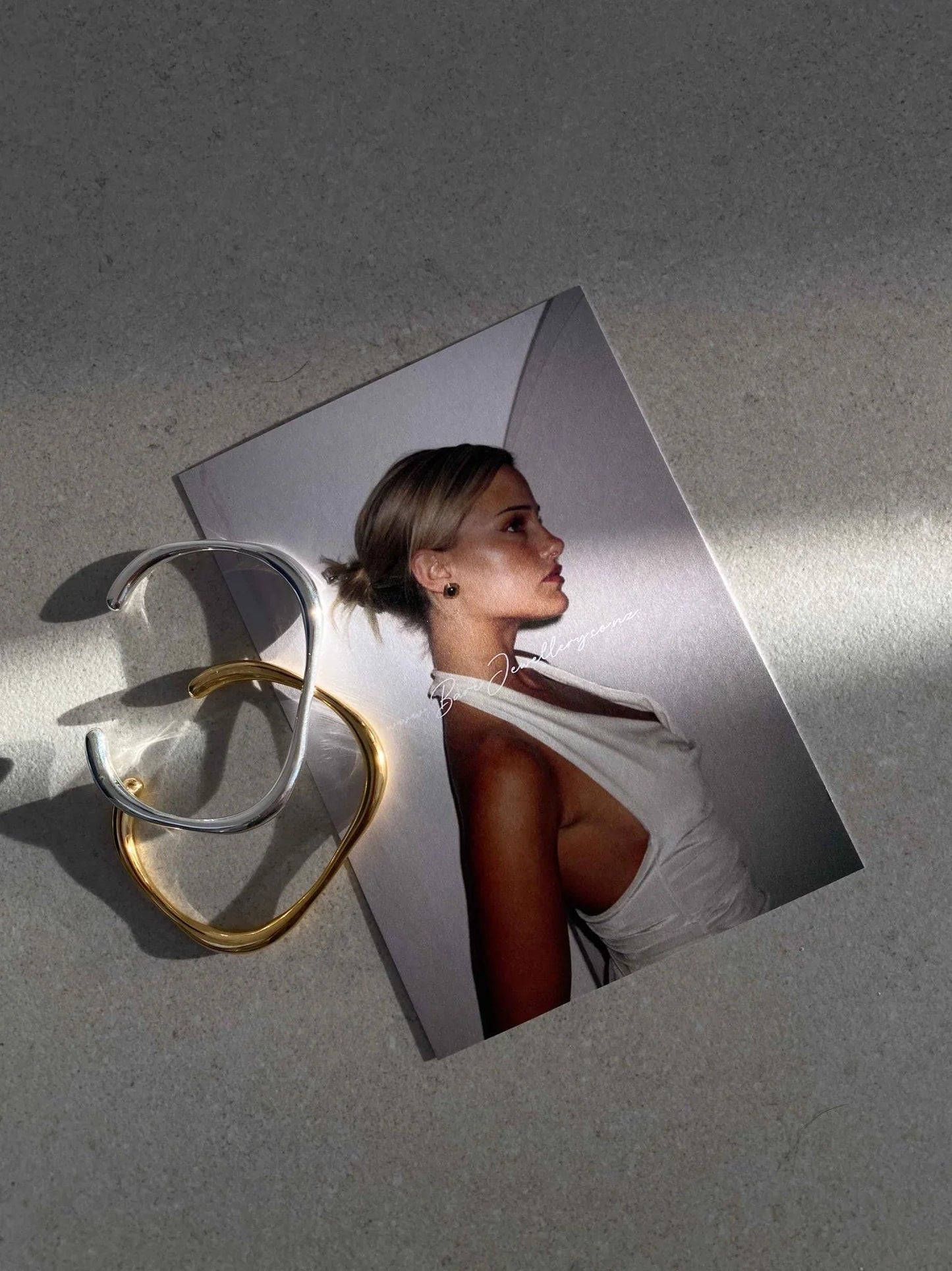 Ava Bangle